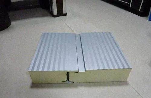 必承建材告訴您關于聚氨酯封邊巖棉夾芯板的特點及優(yōu)點是什么？